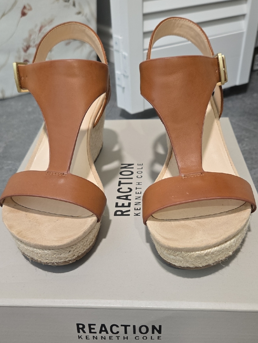Kenneth Cole Reaction Tan Wedges